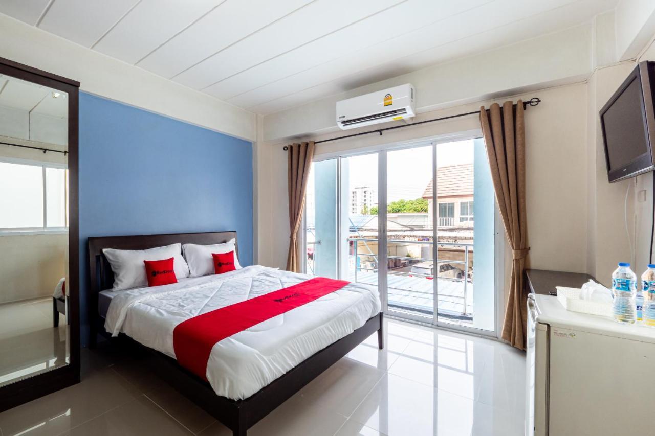 RedDoorz SI FAH at Bangsaen Hotel Ban Rong Khoei Exterior foto