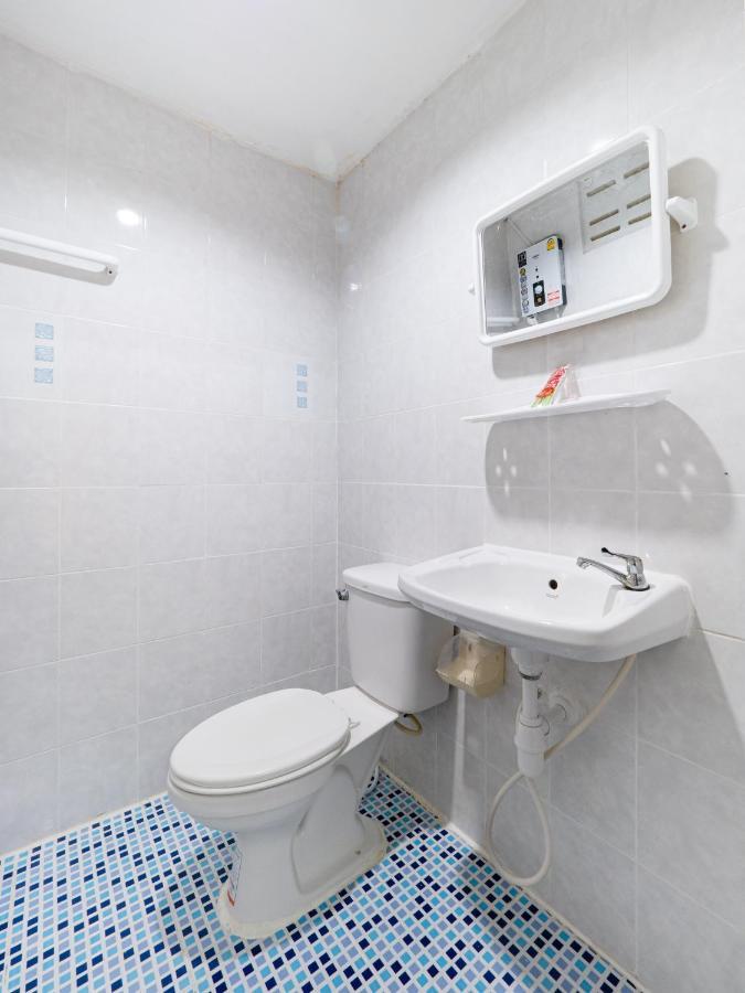 RedDoorz SI FAH at Bangsaen Hotel Ban Rong Khoei Exterior foto