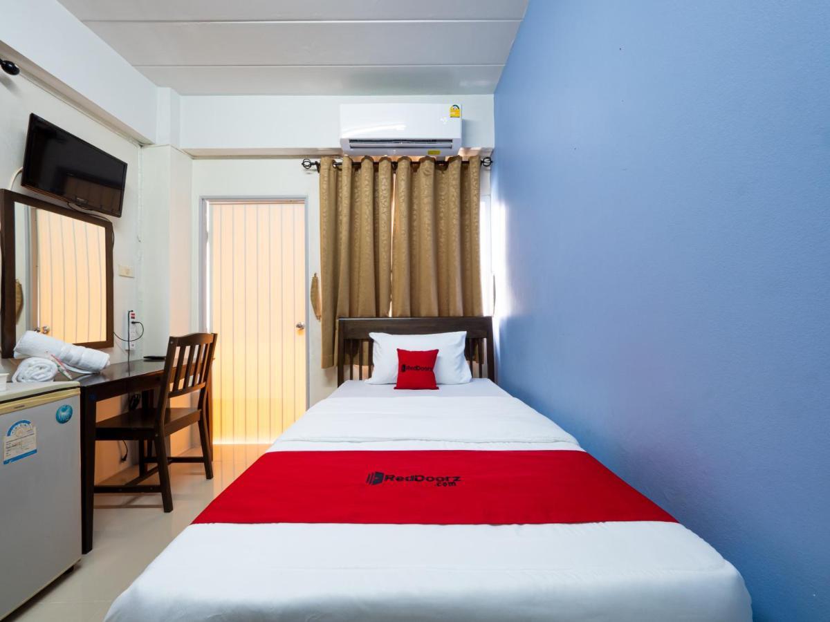 RedDoorz SI FAH at Bangsaen Hotel Ban Rong Khoei Exterior foto