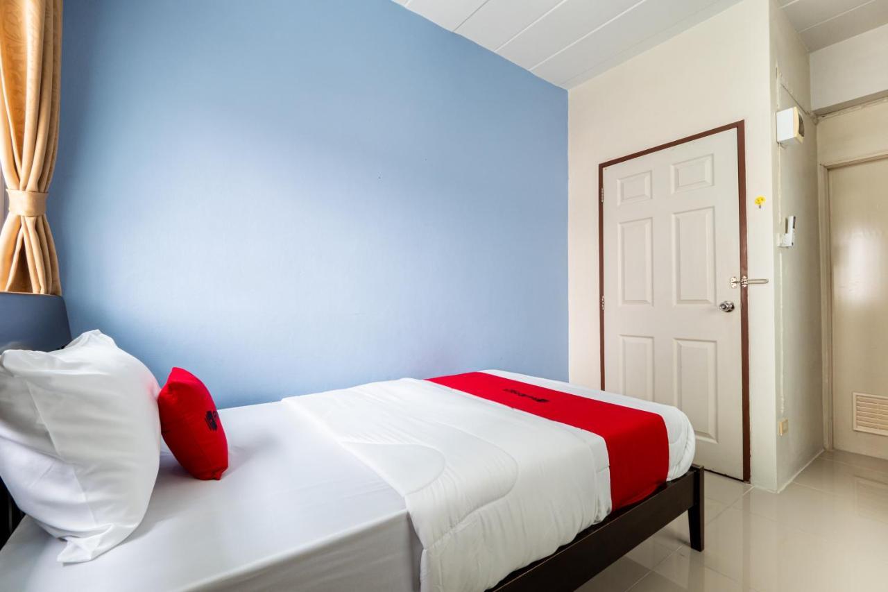RedDoorz SI FAH at Bangsaen Hotel Ban Rong Khoei Exterior foto