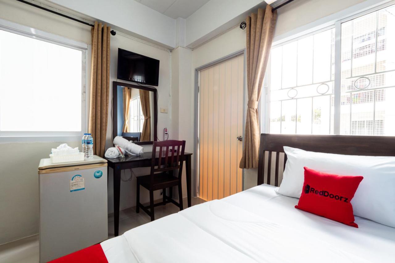 RedDoorz SI FAH at Bangsaen Hotel Ban Rong Khoei Exterior foto