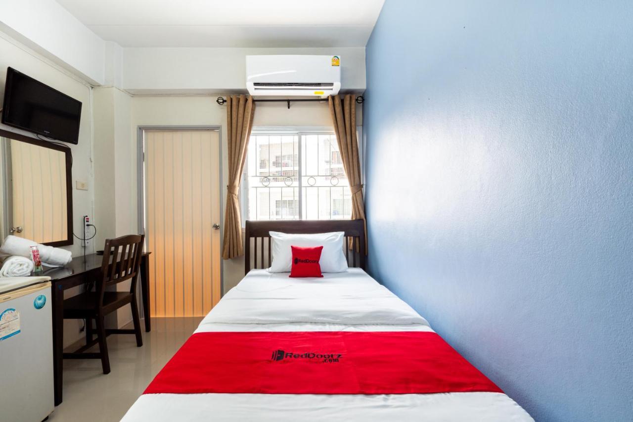RedDoorz SI FAH at Bangsaen Hotel Ban Rong Khoei Exterior foto