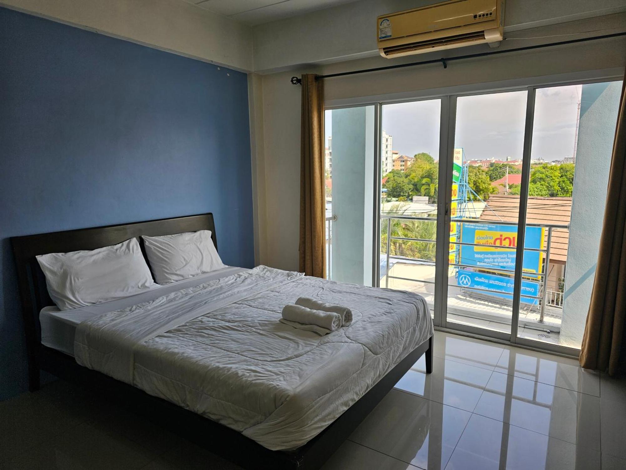 RedDoorz SI FAH at Bangsaen Hotel Ban Rong Khoei Exterior foto