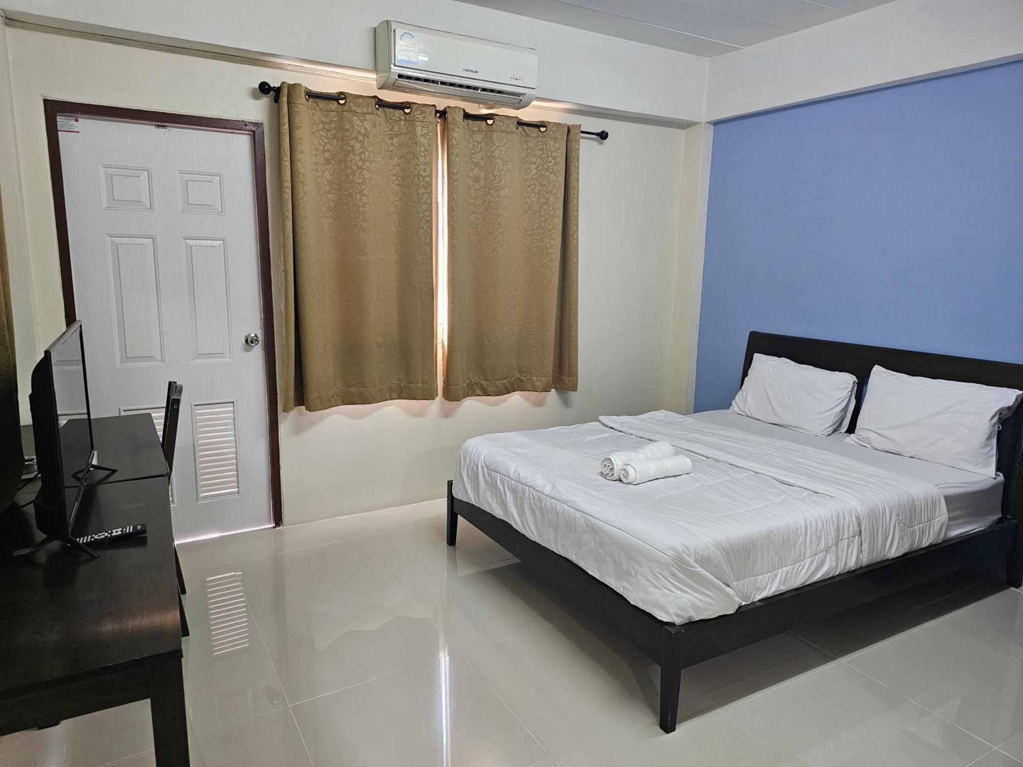 RedDoorz SI FAH at Bangsaen Hotel Ban Rong Khoei Exterior foto