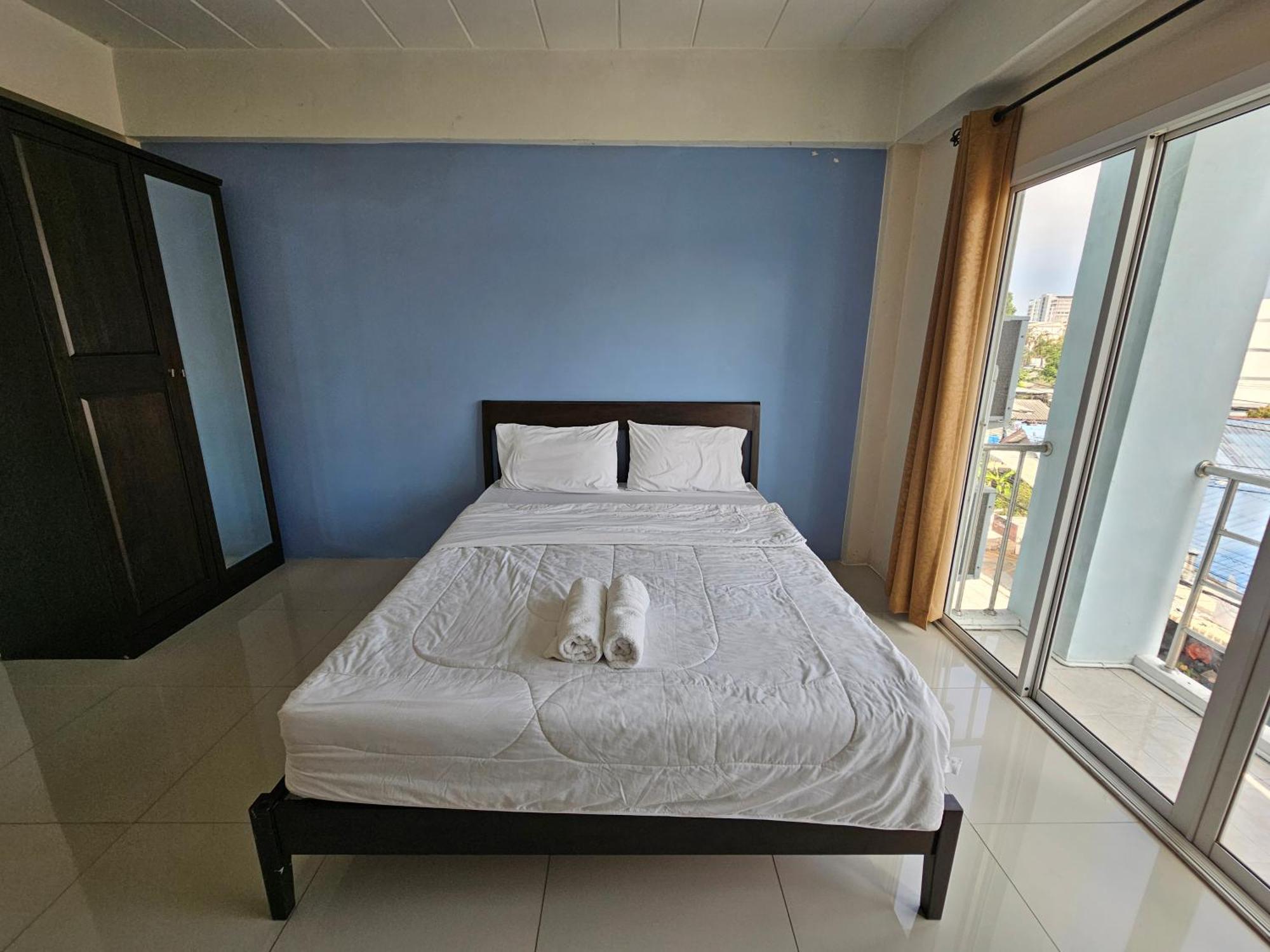 RedDoorz SI FAH at Bangsaen Hotel Ban Rong Khoei Exterior foto